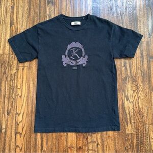 KITH Monday Program Embroidered Gothic Crest Black Tee Shirt Mens Medium